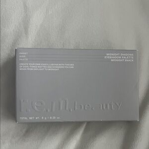 r.e.m. beauty Midnight Shadows Eyeshadow Palette - Midnight Snack